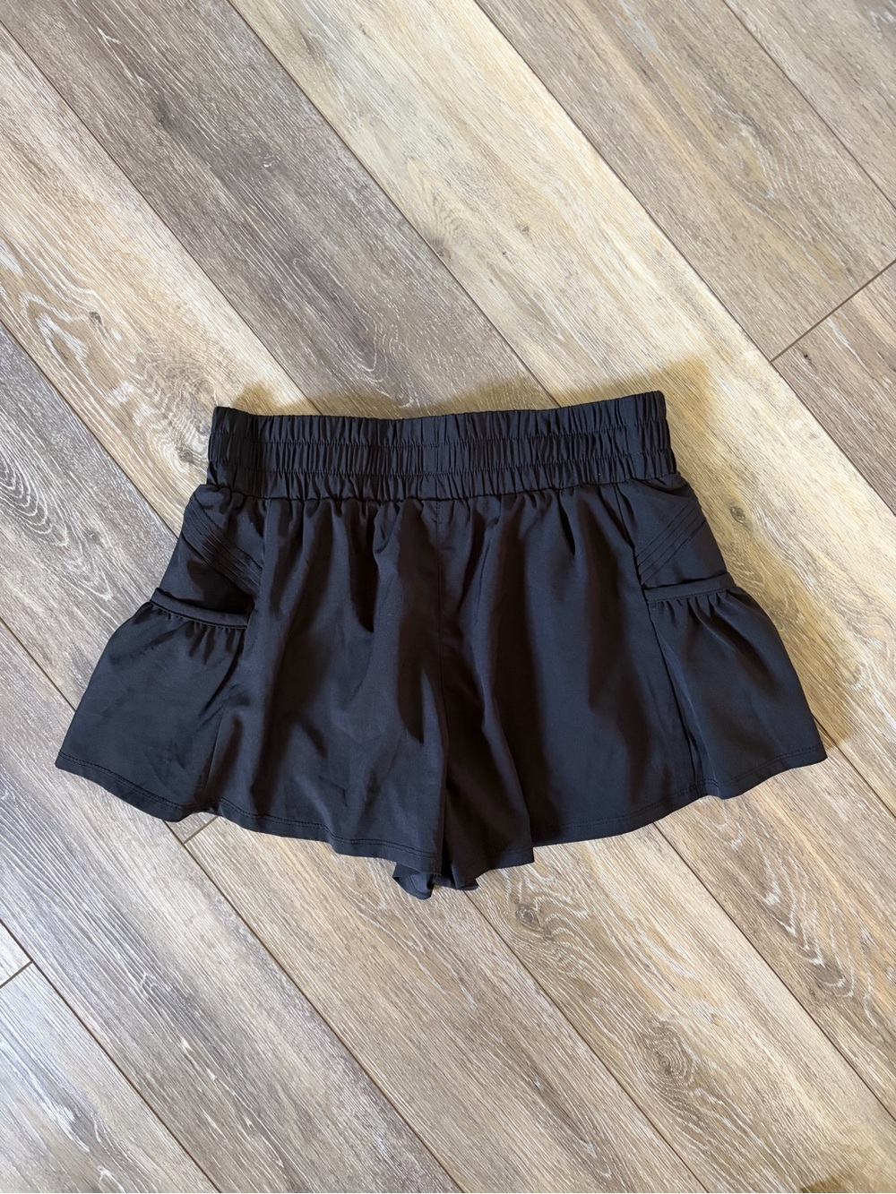 Anrabess Get Your Flirt On Women’s Ruffle Athletic Shorts - Picture 5 of 11